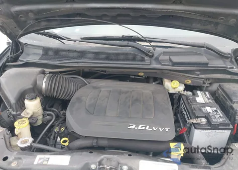 2015 Chrysler Town & Country Touring from USA, damaged, VIN 2C4RC1BG9FR715405